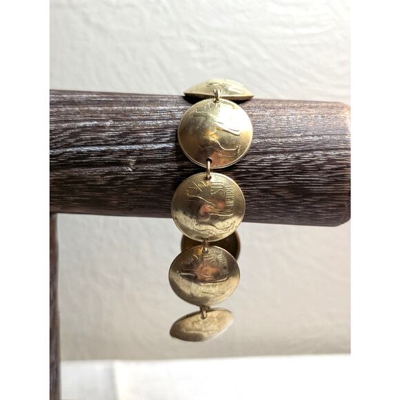 Vintage 1968-1974 Peruvian Llama Sol de Oro Coin Hook Clasp Bracelet - Picture 3 of 7